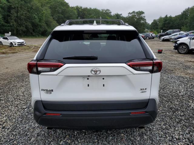 2T3P1RFV9NW307690 - 2022 TOYOTA RAV4 XLE WHITE photo 6