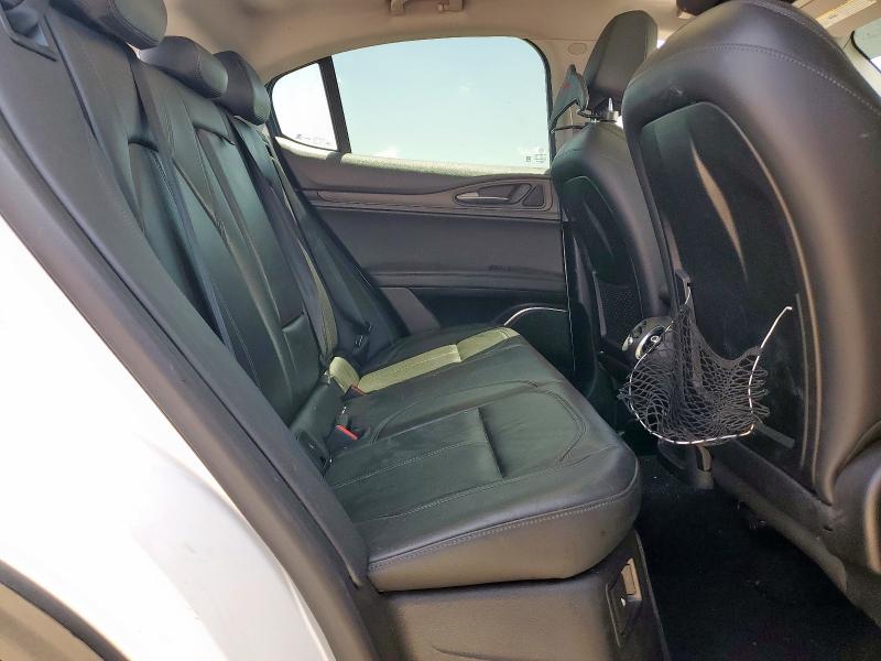 ZASFAKBN8J7B81876 - 2018 ALFA ROMEO STELVIO TI WHITE photo 11