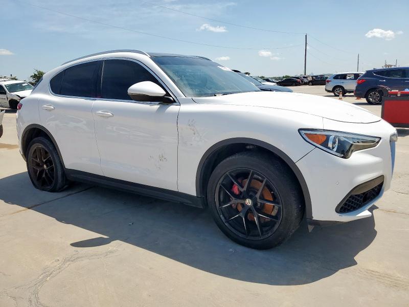 ZASFAKBN8J7B81876 - 2018 ALFA ROMEO STELVIO TI WHITE photo 4