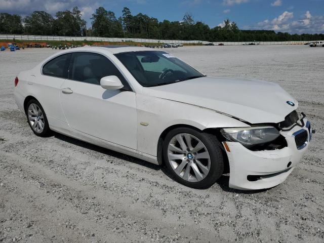 WBAKE3C54BE768733 - 2011 BMW 328 I WHITE photo 4