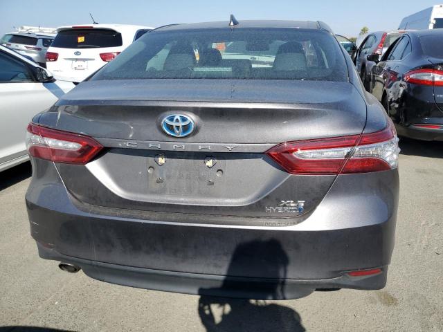 4T1F31AK7LU537738 - 2020 TOYOTA CAMRY XLE GRAY photo 6