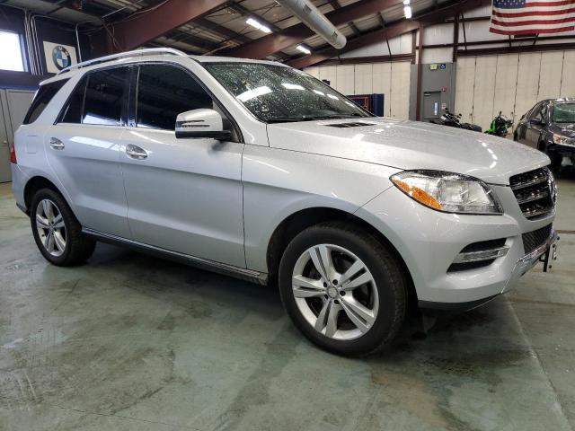 4JGDA5HB6DA144584 - 2013 MERCEDES-BENZ ML 350 4MATIC SILVER photo 4
