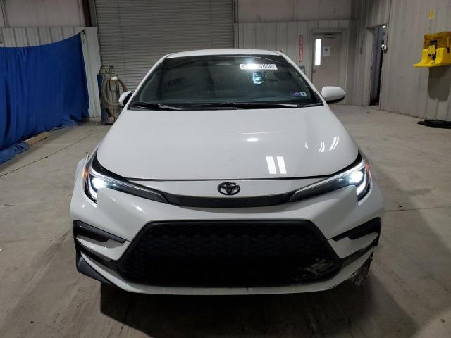 5YFS4MCE1PP156169 - 2023 TOYOTA COROLLA SE WHITE photo 5