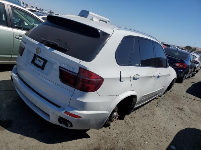 5UXZV8C59D0C15740 - 2013 BMW X5 XDRIVE50I WHITE photo 3