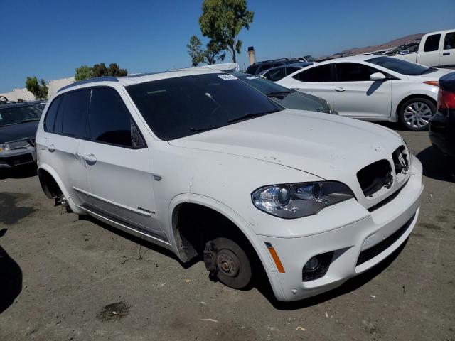 5UXZV8C59D0C15740 - 2013 BMW X5 XDRIVE50I WHITE photo 4