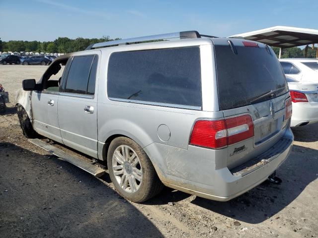 5LMJJ3H57DEL07699 - 2013 LINCOLN NAVIGATOR L SILVER photo 2