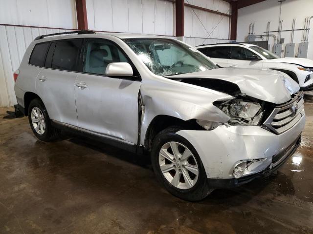 5TDBK3EH6DS264913 - 2013 TOYOTA HIGHLANDER BASE SILVER photo 4