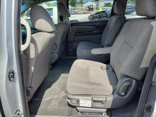 5FNRL5H20CB042806 - 2012 HONDA ODYSSEY LX SILVER photo 11