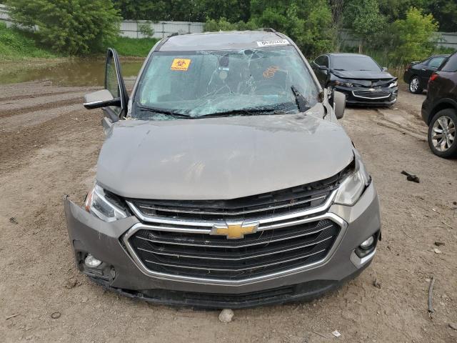 1GNERGKW6JJ110043 - 2018 CHEVROLET TRAVERSE LT ვერცხლისფერი ფოტო 5