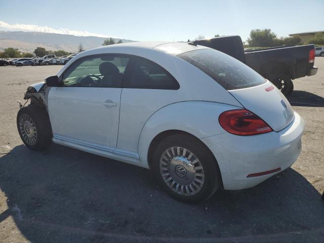 3VWJ17AT3EM658982 - 2014 VOLKSWAGEN BEETLE WHITE photo 2