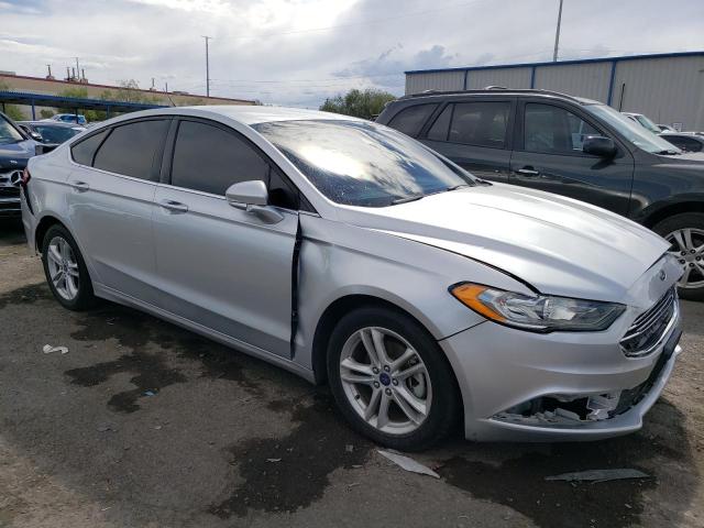 3FA6P0H72JR118372 - 2018 FORD FUSION SE SILVER photo 4