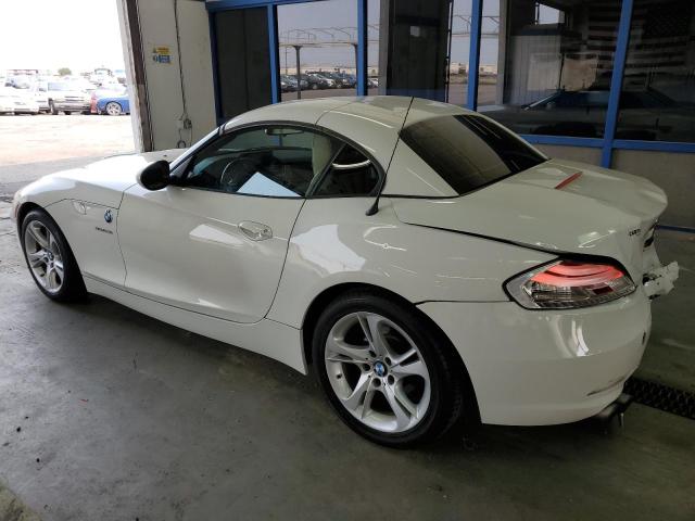 WBALM5C51AE377511 - 2010 BMW Z4 SDRIVE30I WHITE photo 2