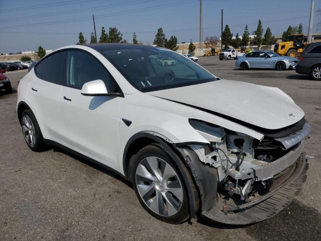 5YJYGDEE6LF006854 - 2020 TESLA MODEL Y WHITE photo 4