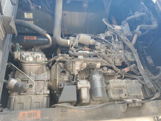 1UYVS2537CM431822 - 2012 UTILITY VS2RA 白色 照片 7