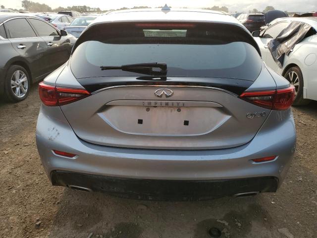 SJKCH5CP9HA017250 - 2017 INFINITI QX30 BASE Silber Foto 6