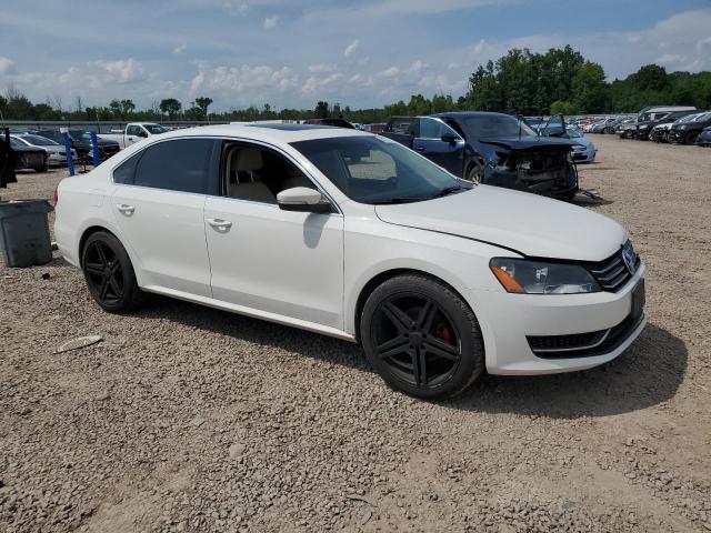 1VWBT7A32EC055893 - 2014 VOLKSWAGEN PASSAT SE WHITE photo 4