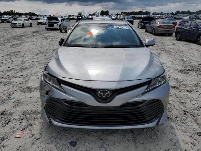 4T1B11HK3JU583218 - 2018 TOYOTA CAMRY L 银色 照片 5