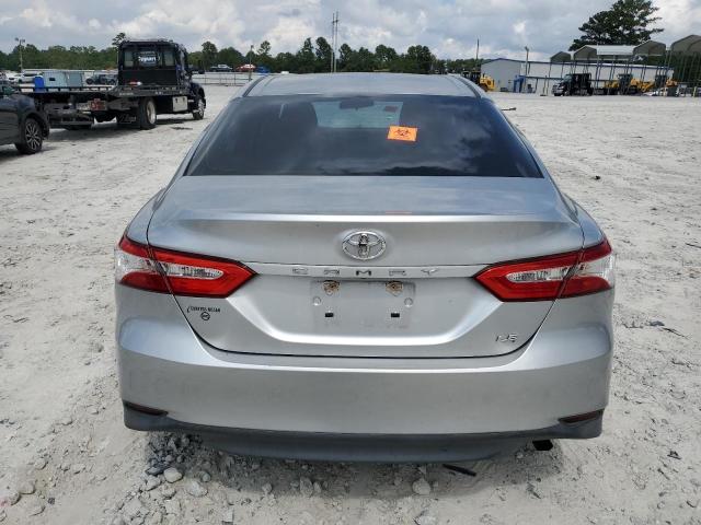 4T1B11HK3JU583218 - 2018 TOYOTA CAMRY L 银色 照片 6