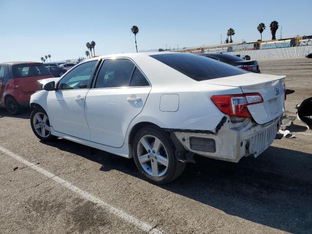 4T1BF1FK0CU569882 - 2012 TOYOTA CAMRY BASE WHITE photo 2