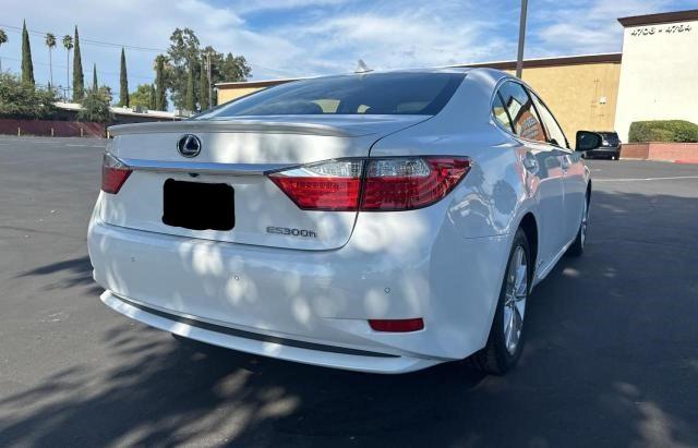 JTHBW1GG6E2053666 - 2014 LEXUS ES 300H WHITE photo 3