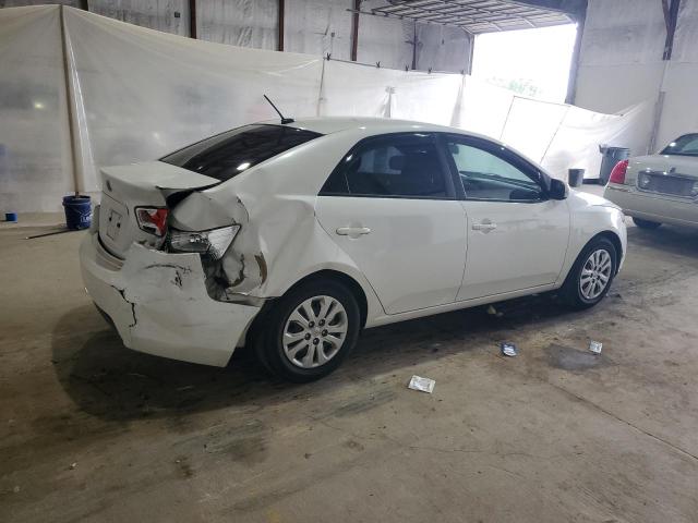 KNAFU4A27D5736364 - 2013 KIA FORTE EX WHITE photo 3