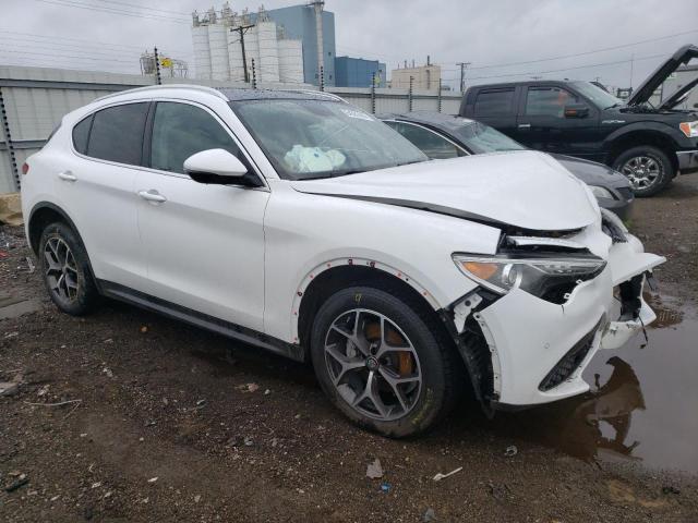 ZASPAKBN6K7C51672 - 2019 ALFA ROMEO STELVIO TI WHITE photo 4