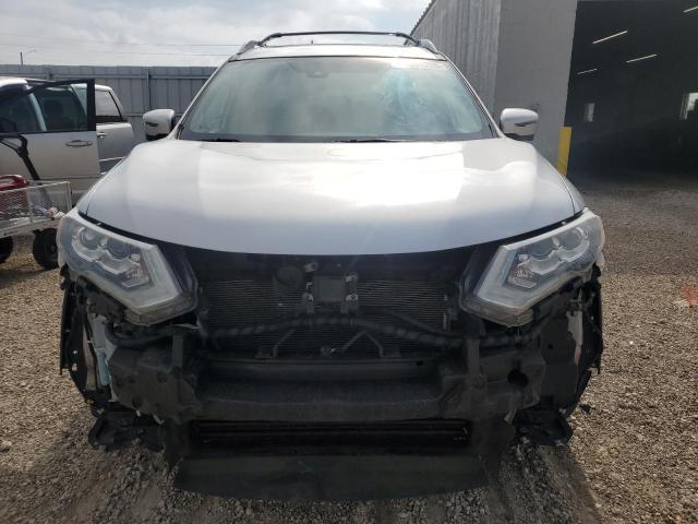 5N1AT2MT8LC702934 - 2020 NISSAN ROGUE S 银色 照片 5