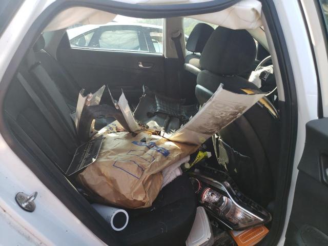 5XXGT4L39JG268208 - 2018 KIA OPTIMA LX WHITE photo 10