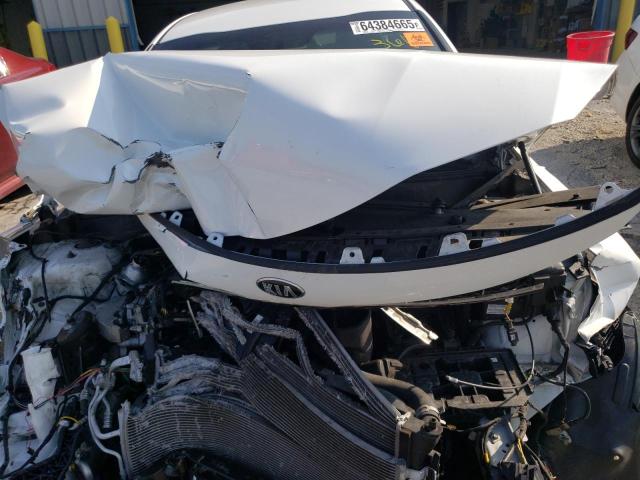 5XXGT4L39JG268208 - 2018 KIA OPTIMA LX WHITE photo 11