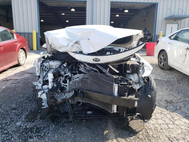 5XXGT4L39JG268208 - 2018 KIA OPTIMA LX WHITE photo 5