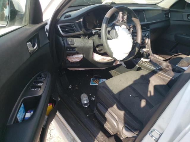 5XXGT4L39JG268208 - 2018 KIA OPTIMA LX WHITE photo 8