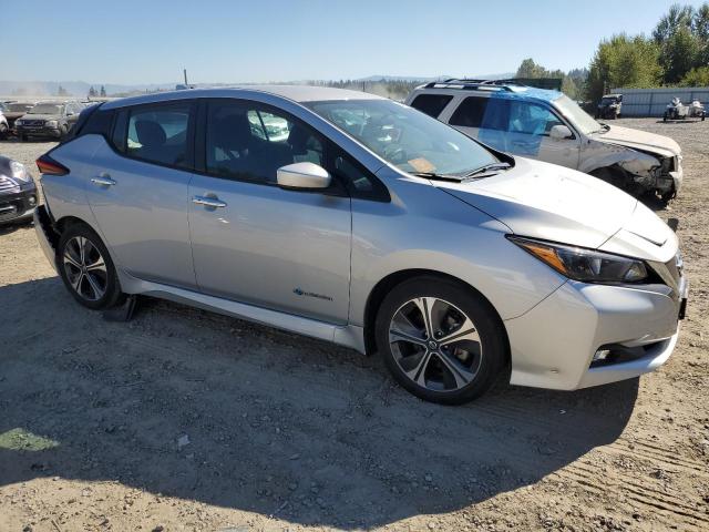 1N4AZ1CP7JC301122 - 2018 NISSAN LEAF S SILVER photo 4