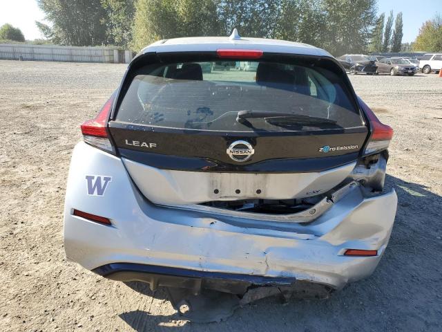 1N4AZ1CP7JC301122 - 2018 NISSAN LEAF S SILVER photo 6