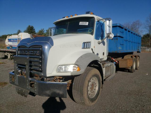 1M2AX13C3DM023293 - 2013 MACK 800 GU800 TWO TONE photo 2