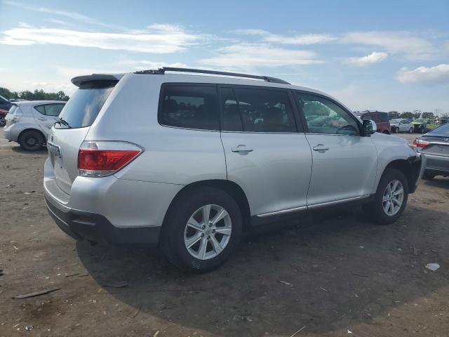 5TDBK3EHXBS055493 - 2011 TOYOTA HIGHLANDER BASE SILVER photo 3