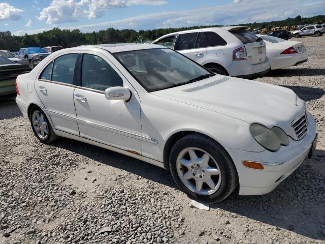 WDBRF81J84F487395 - 2004 MERCEDES-BENZ C 240 4MATIC WHITE photo 4