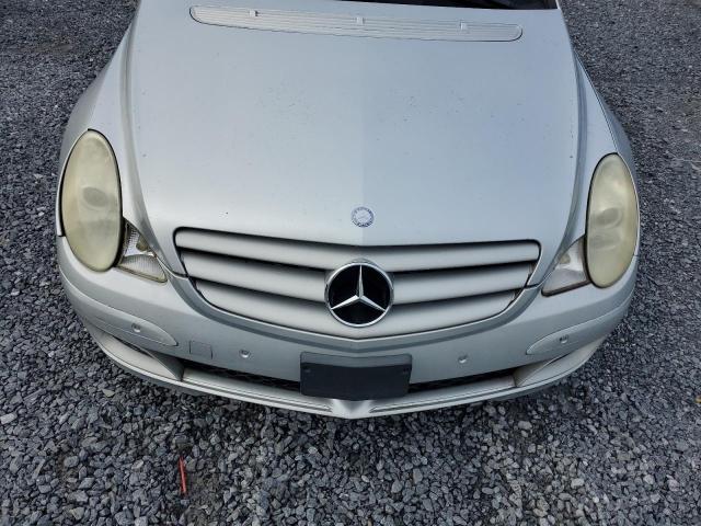 4JGCB65E36A024189 - 2006 MERCEDES-BENZ R 350 SILVER photo 12