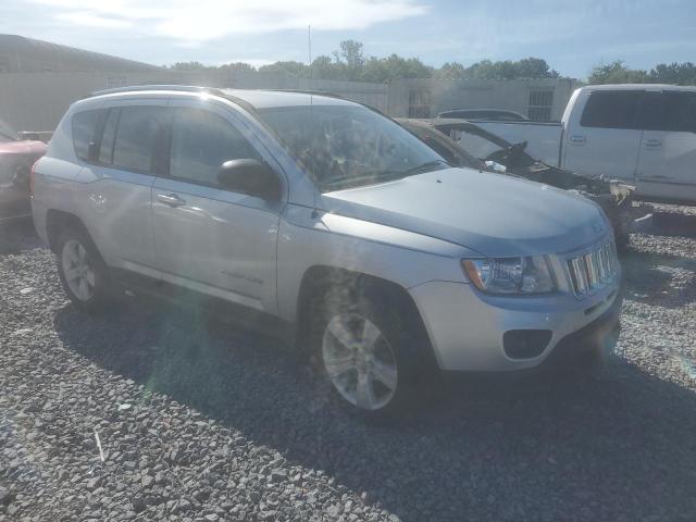 1C4NJCBA1CD565588 - 2012 JEEP COMPASS SPORT 银色 照片 4