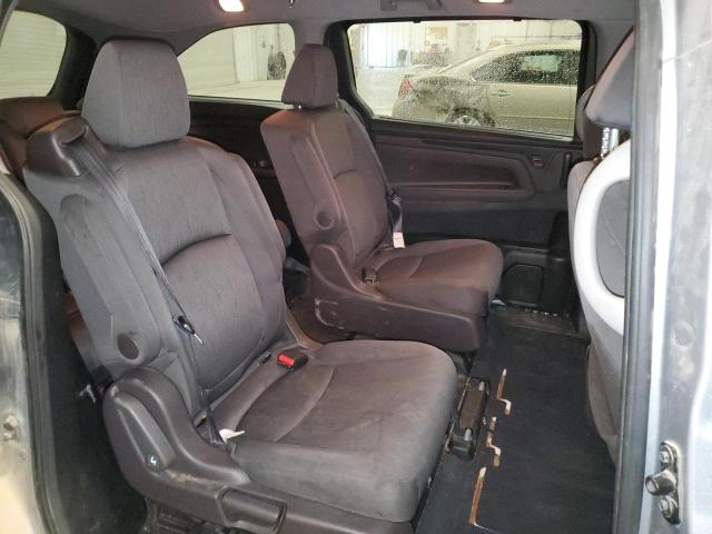 5FNRL6H52JB048524 - 2018 HONDA ODYSSEY EX SILVER photo 11