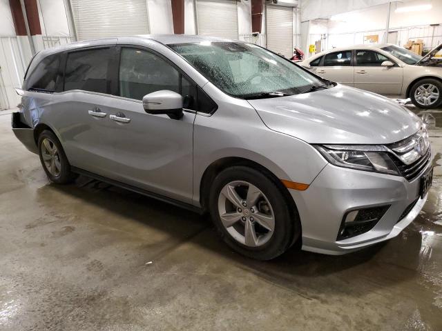 5FNRL6H52JB048524 - 2018 HONDA ODYSSEY EX SILVER photo 4