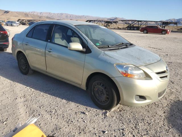 JTDBT923771046103 - 2007 TOYOTA YARIS GRAY photo 4