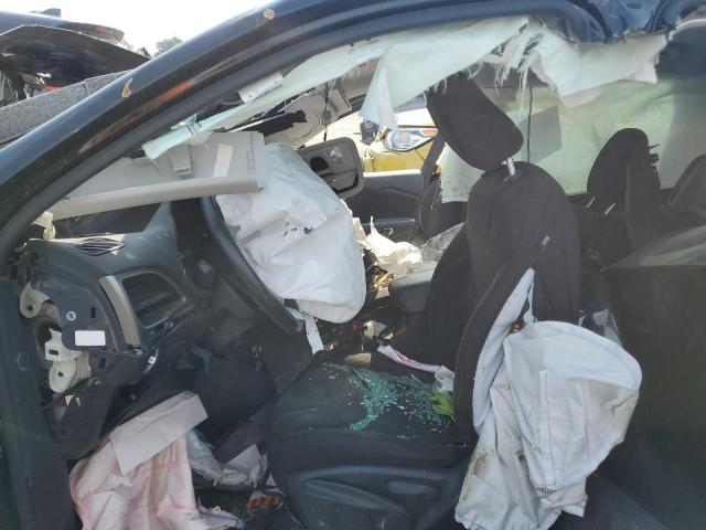 1C4PJLCB0KD269881 - 2019 JEEP CHEROKEE LATITUDE შავი ფოტო 7