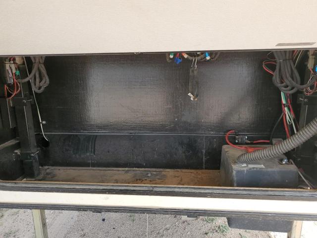 4YDF35525K1530578 - 2019 KEYSTONE SPRINTER CREAM photo 7