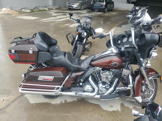 2011 HARLEY-DAVIDSON FLHTCU, 