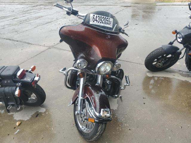 1HD1FC411BB650565 - 2011 HARLEY-DAVIDSON FLHTCU 双色 照片 2