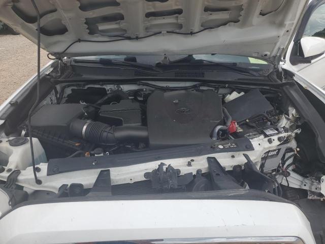 5TFAZ5CN1JX062479 - 2018 TOYOTA TACOMA DOUBLE CAB WHITE photo 11