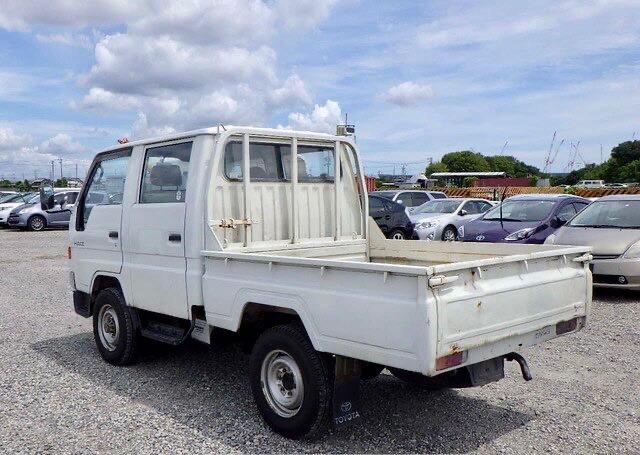 LY1510001160 - 1995 TOYOTA PICKUP WHITE photo 3