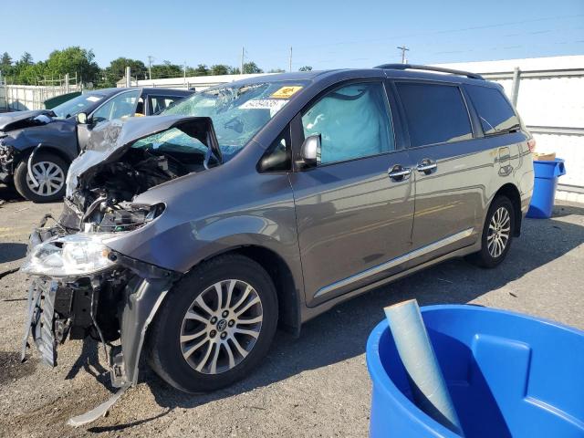 2018 TOYOTA SIENNA XLE, 