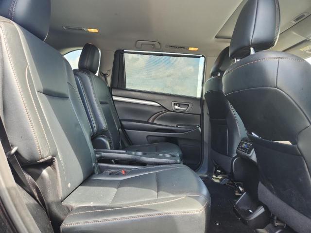 5TDKKRFH1GS163266 - 2016 TOYOTA HIGHLANDER XLE შავი ფოტო 11