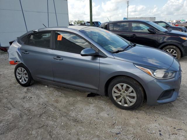 3KPC24A32JE028379 - 2018 HYUNDAI ACCENT SE GRAY photo 4